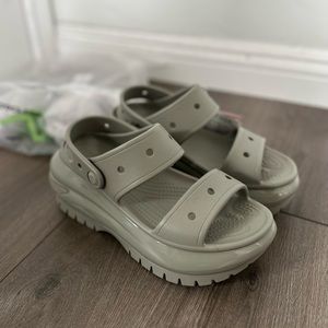 NEW CROCS MEGA CRUSH SANDAL ELEPHANT W6